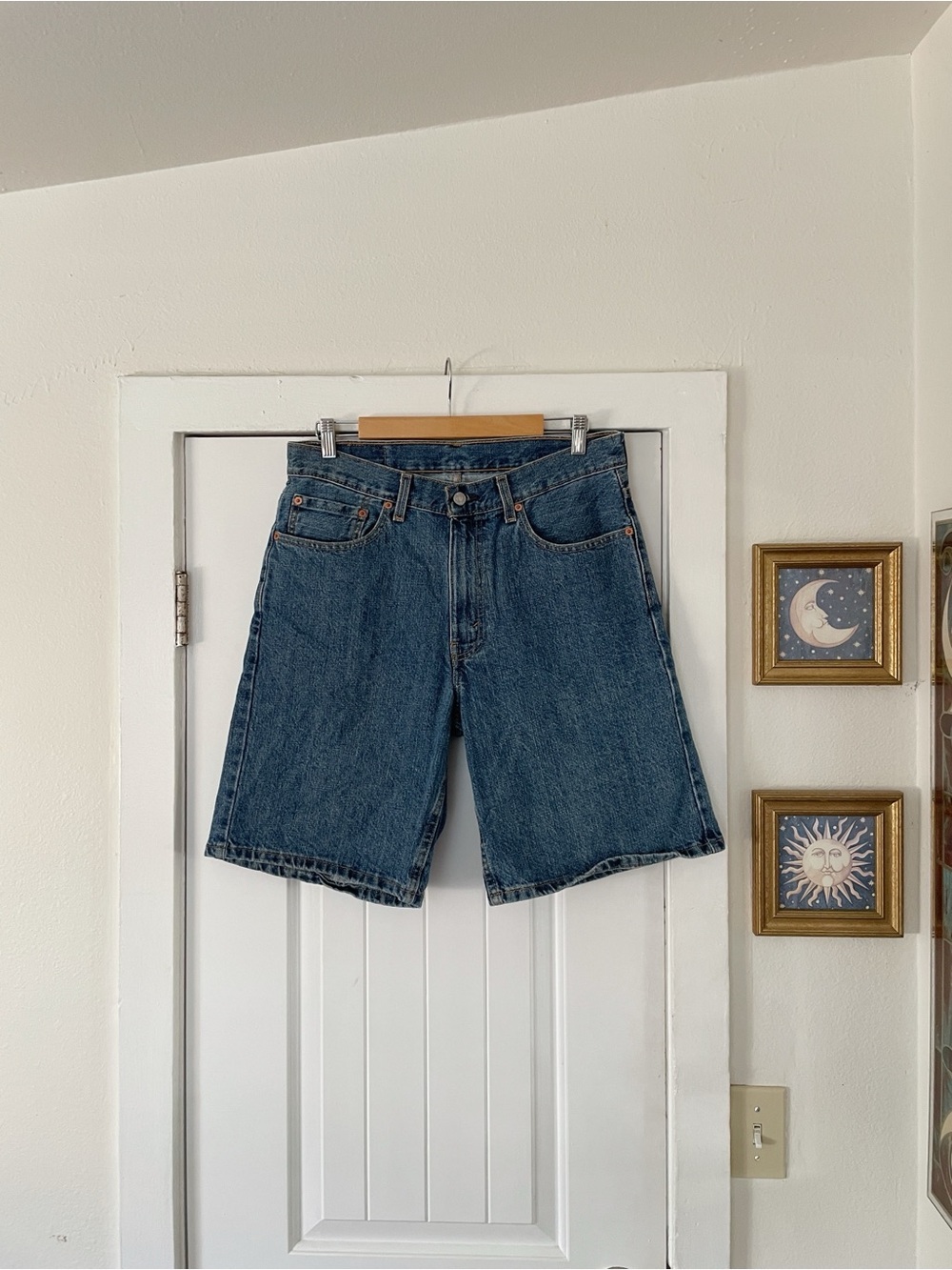 Men's Blue Denim Jorts Levi's Shorts Size W33 EUC Classic Denim Wash